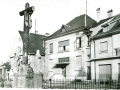 Le Calvaire face à la poste